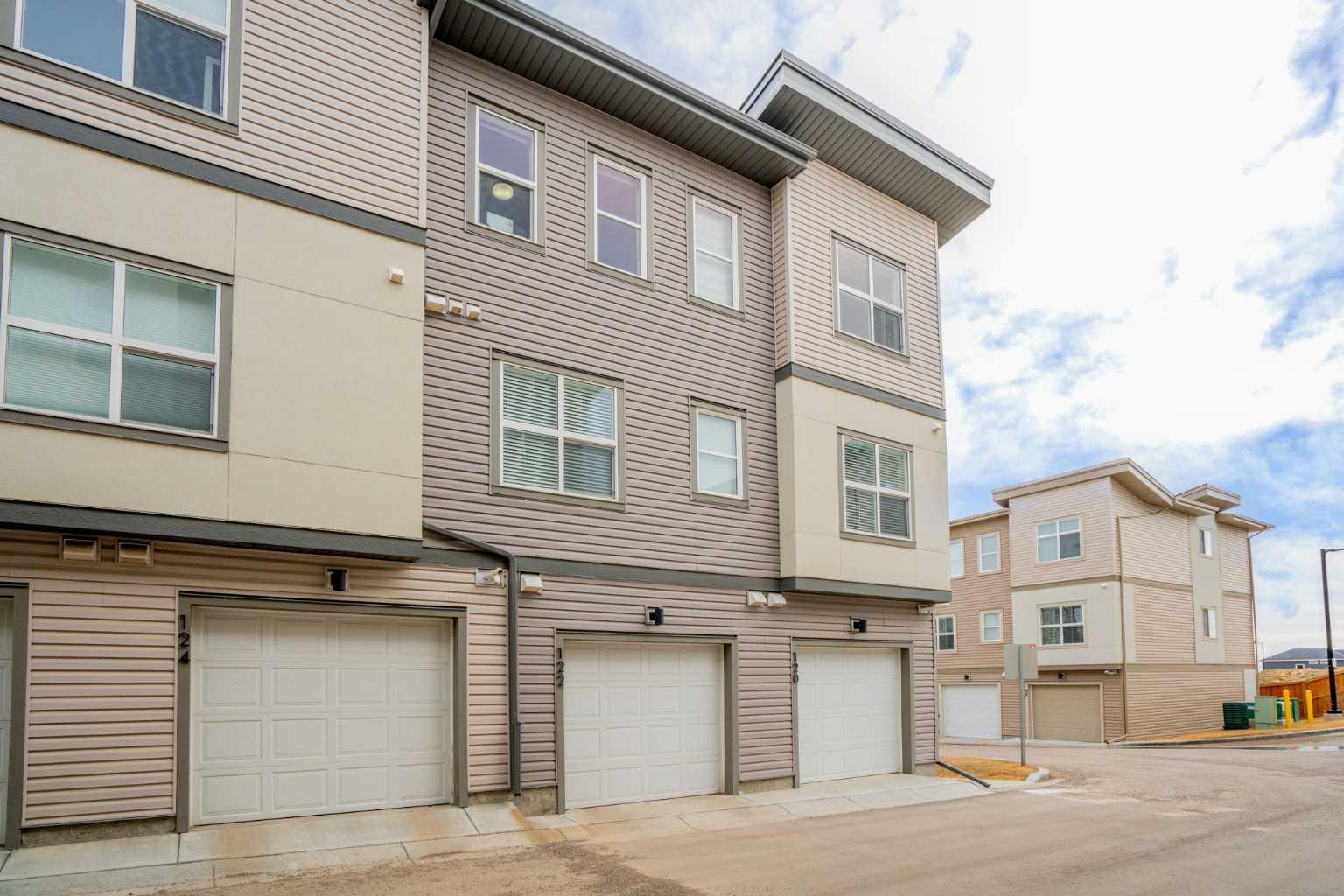 122 Spring Creek Common SW