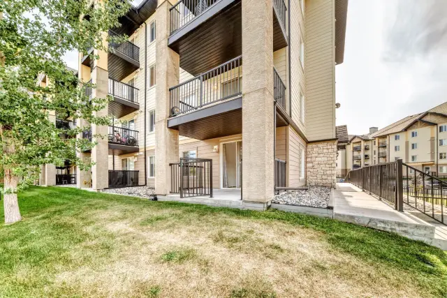 8101, 304 Mackenzie Way SW
