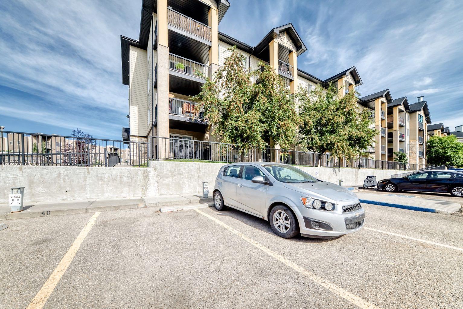 8101, 304 Mackenzie Way SW
