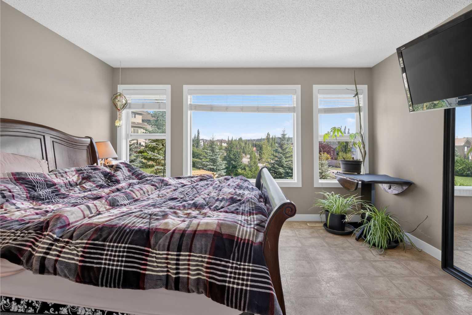 4 Sunset Square 