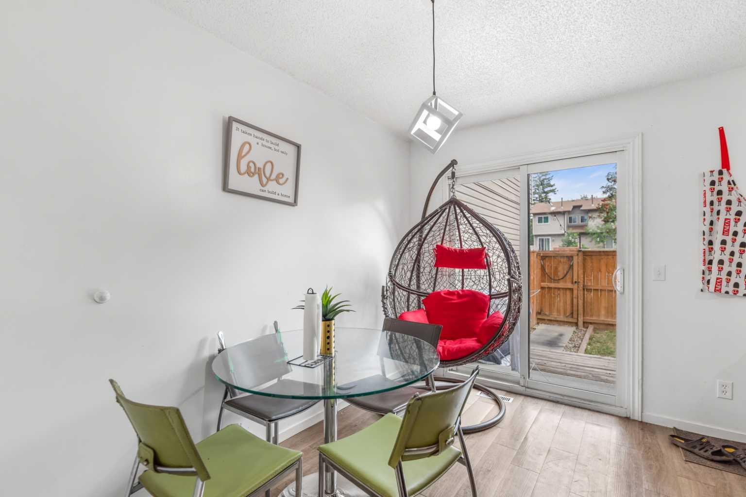 109 Falshire Terrace NE