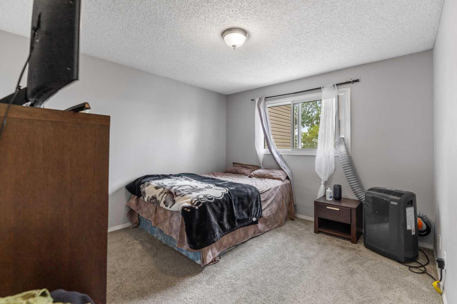 109 Falshire Terrace NE