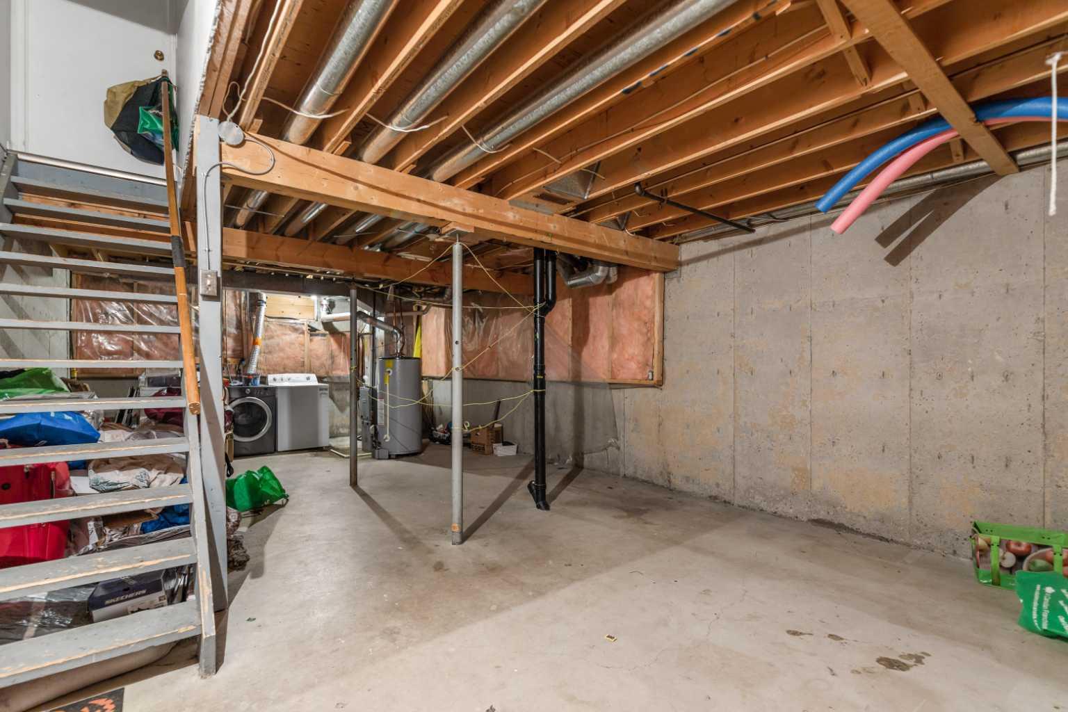 109 Falshire Terrace NE