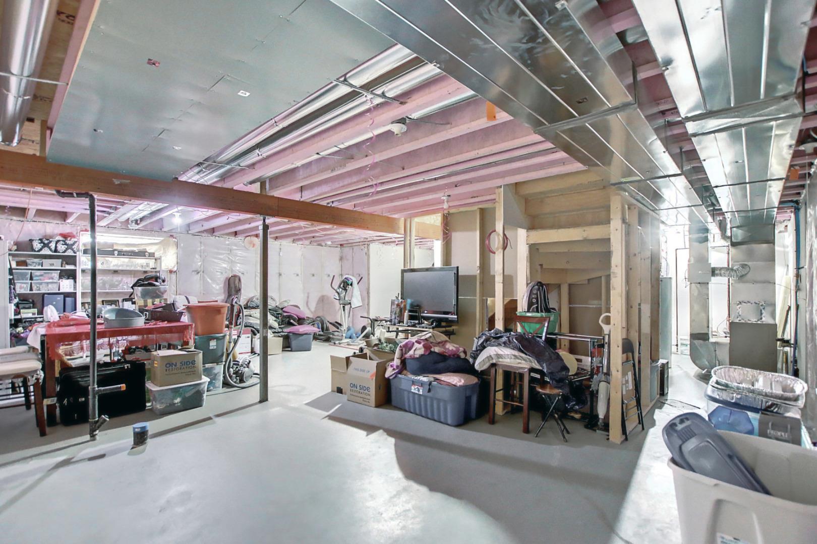 649 MARINA Drive 