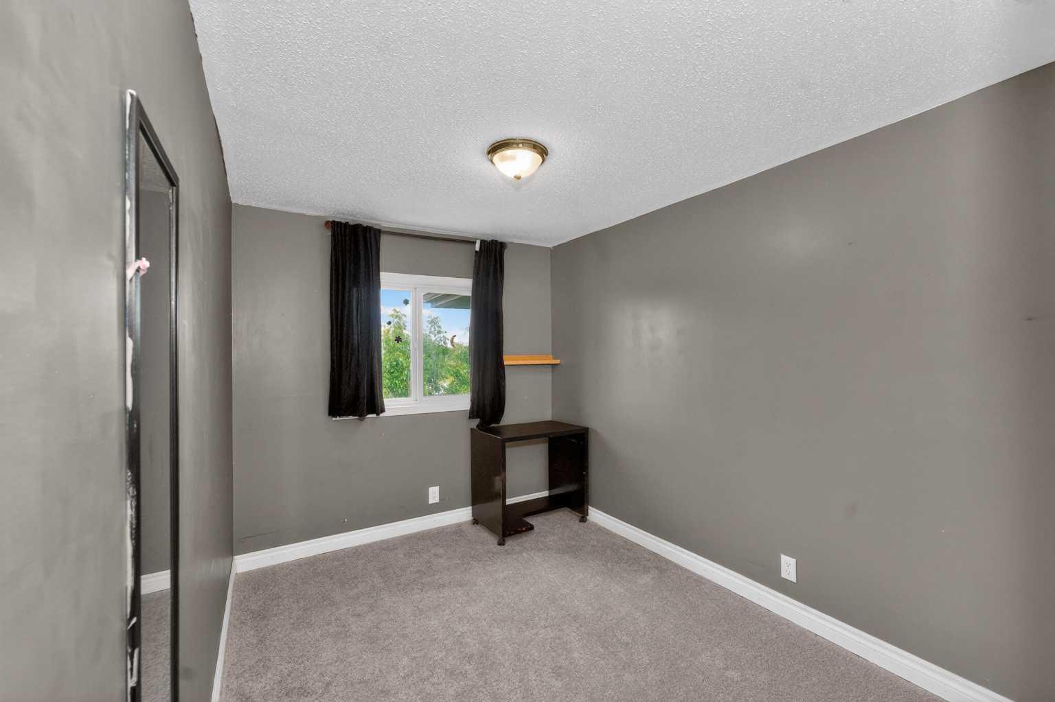 10 Falconer Terrace NE