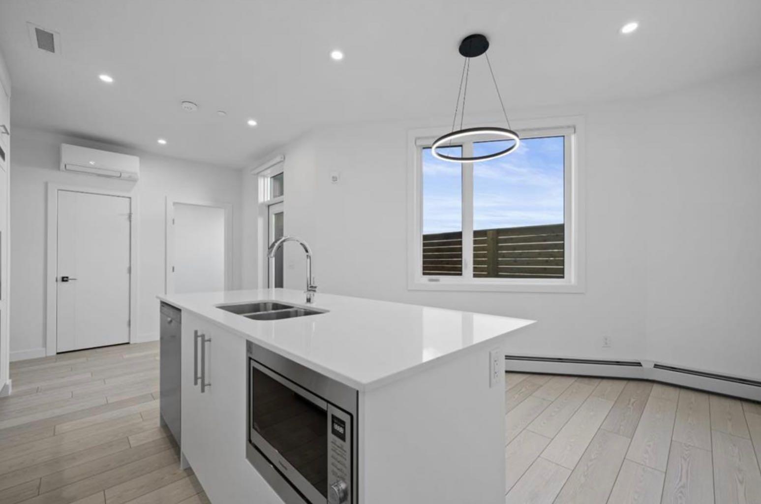 102, 8370 Broadcast Avenue SW