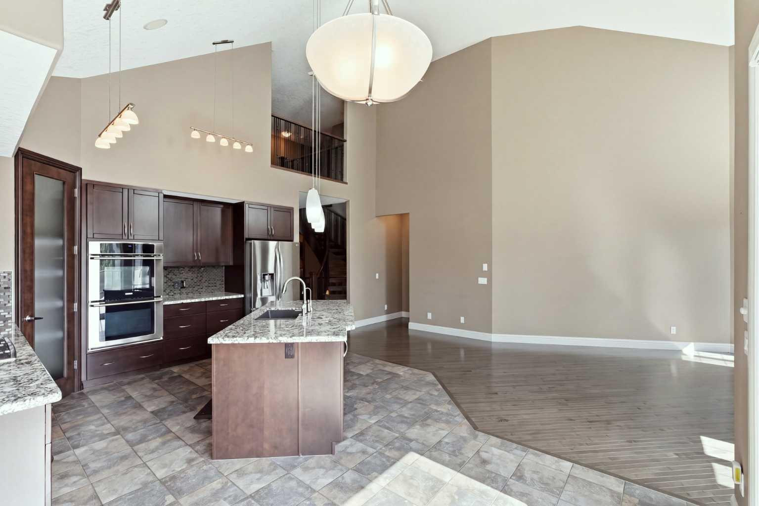 242 Cranleigh Place SE