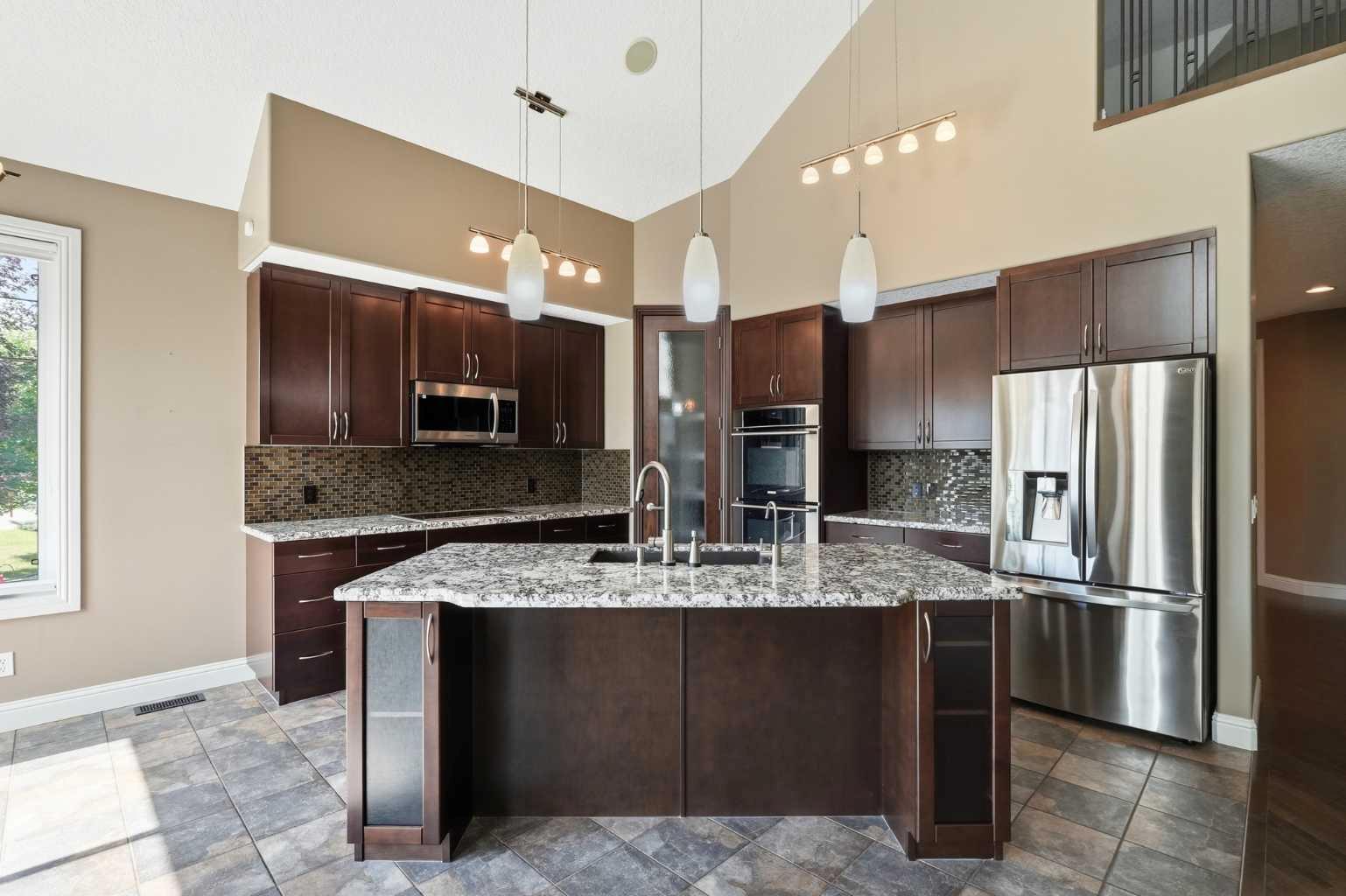 242 Cranleigh Place SE