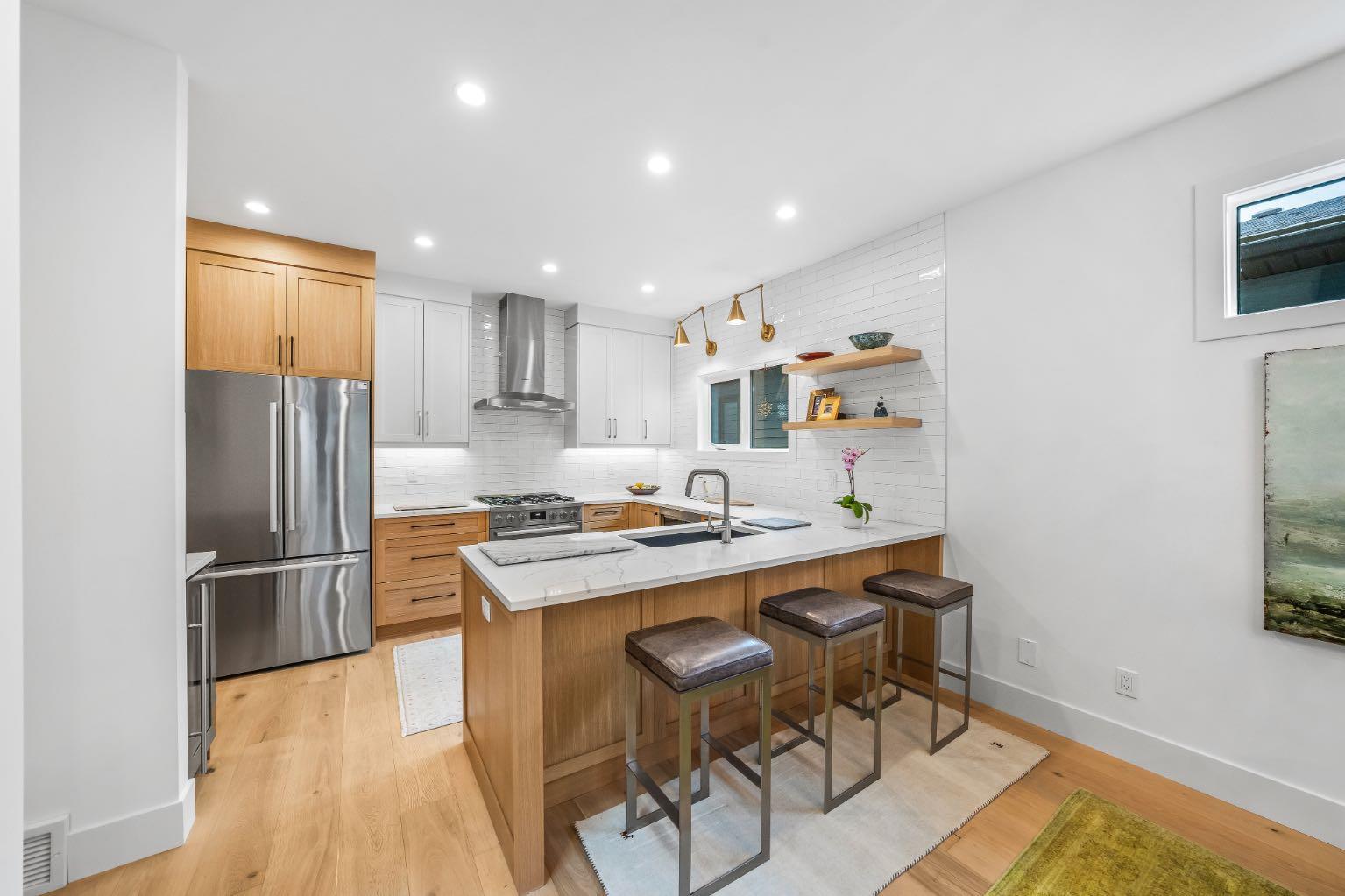 2, 617 4th Street 