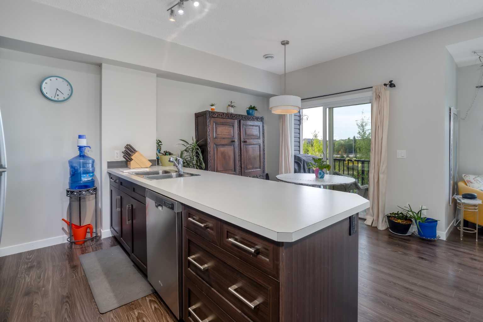 309, 250 FIRESIDE View 