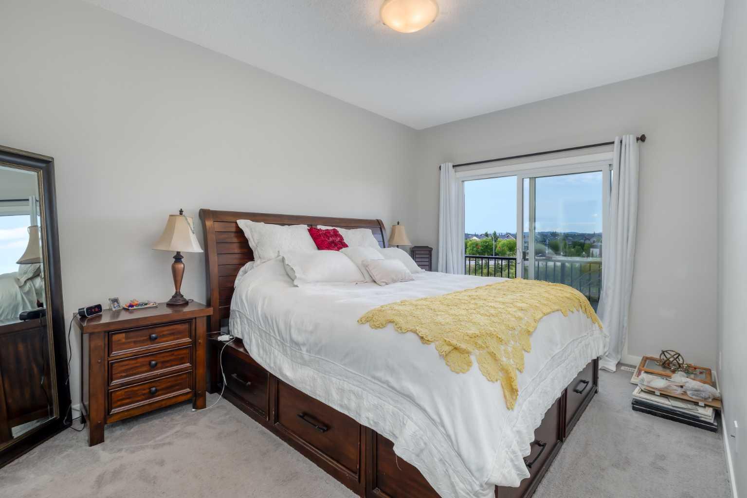 309, 250 FIRESIDE View 