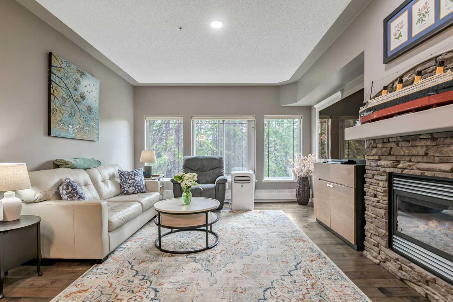 233, 20 Discovery Ridge Close SW