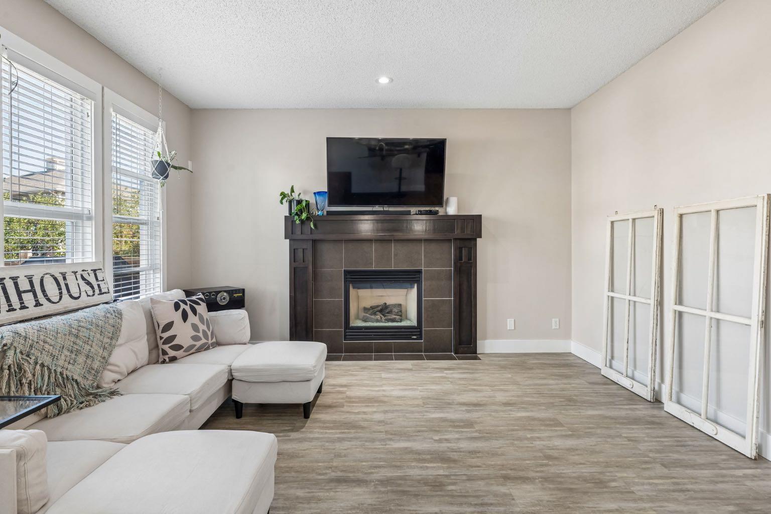 45 Mahogany Terrace SE