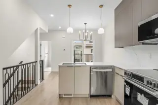 301, 67 Panatella Square NW