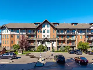 2203, 15 Sunset Square 
