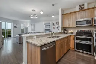 2203, 15 Sunset Square 