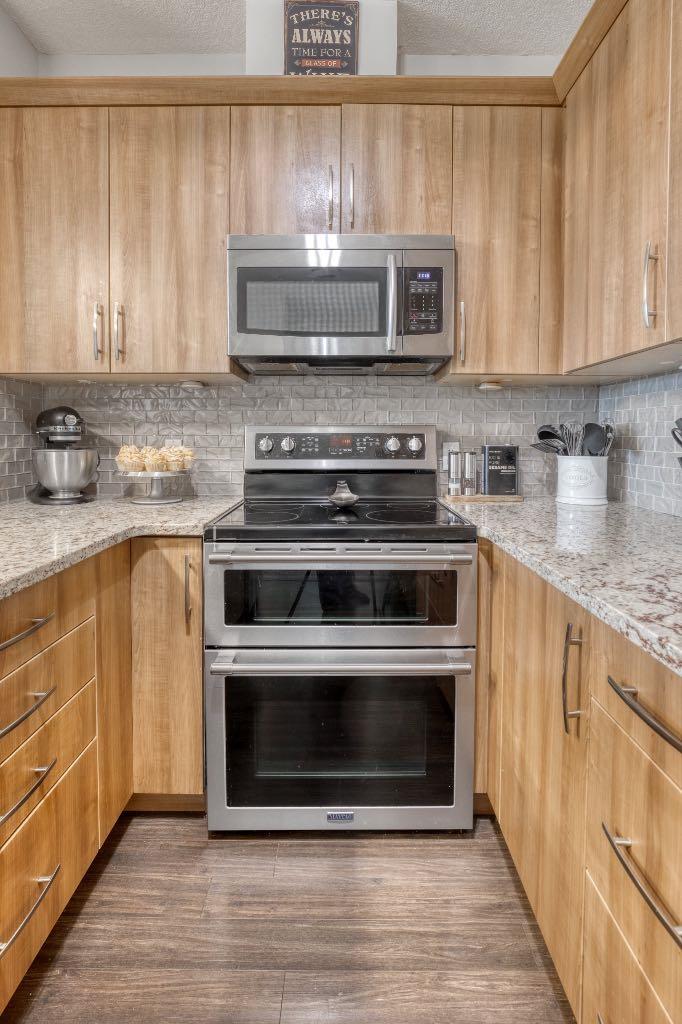 2203, 15 Sunset Square 
