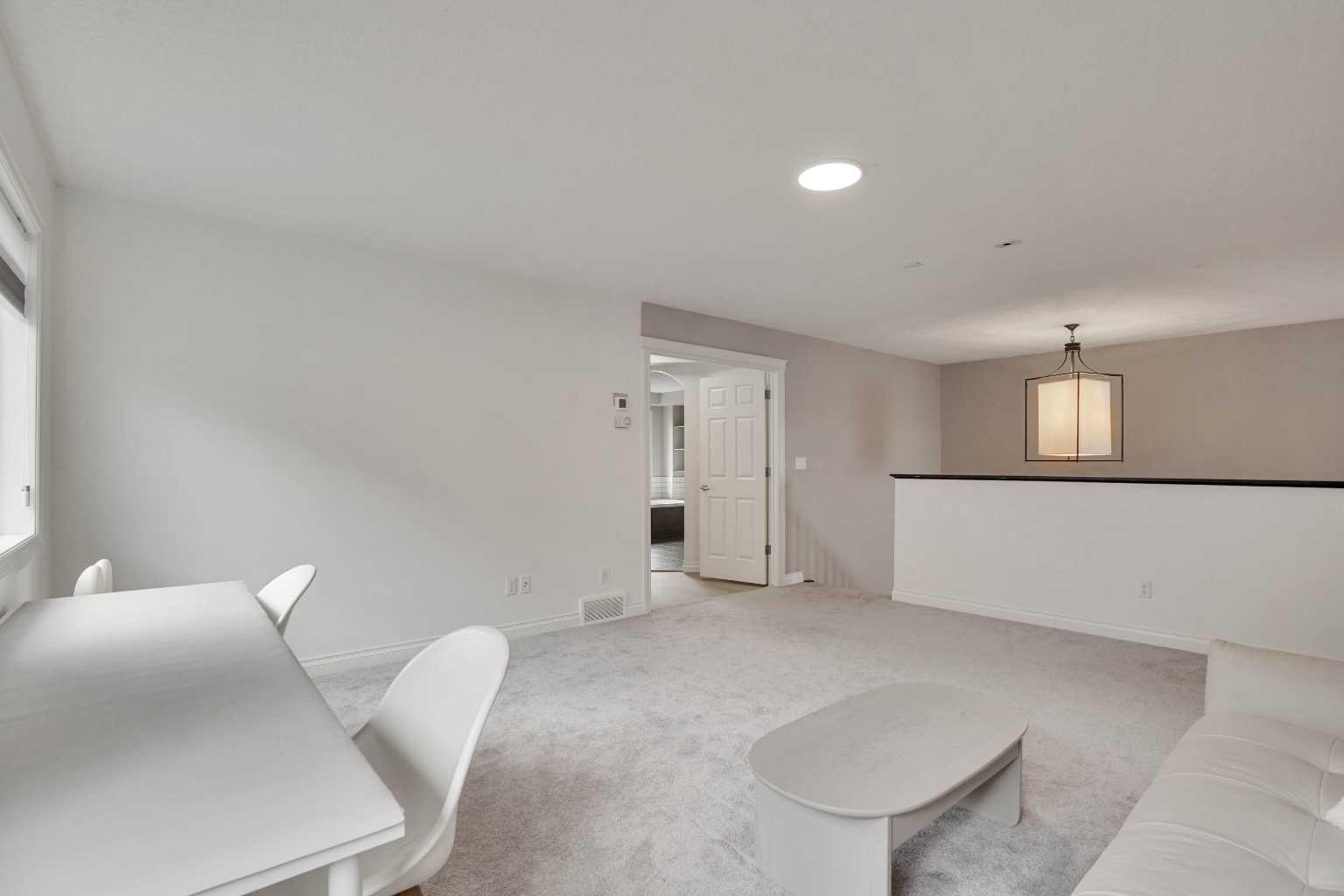 85 evansborough Way NW