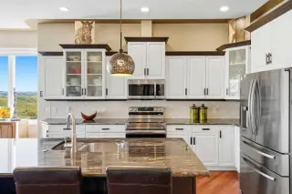 310 Gleneagles View 