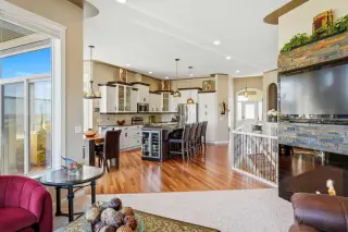 310 Gleneagles View 