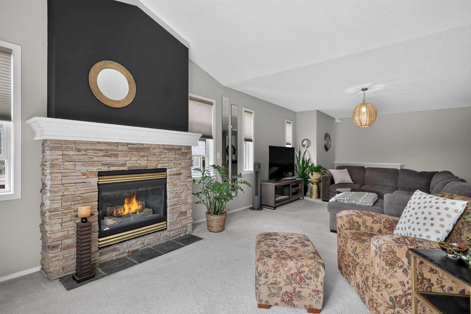 204, 39 Hidden Creek Place NW