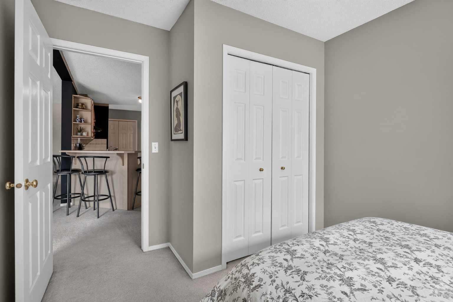 204, 39 Hidden Creek Place NW