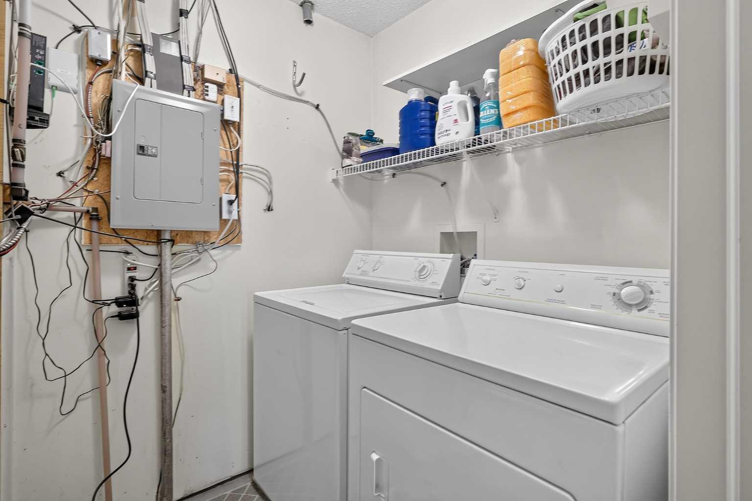 204, 39 Hidden Creek Place NW