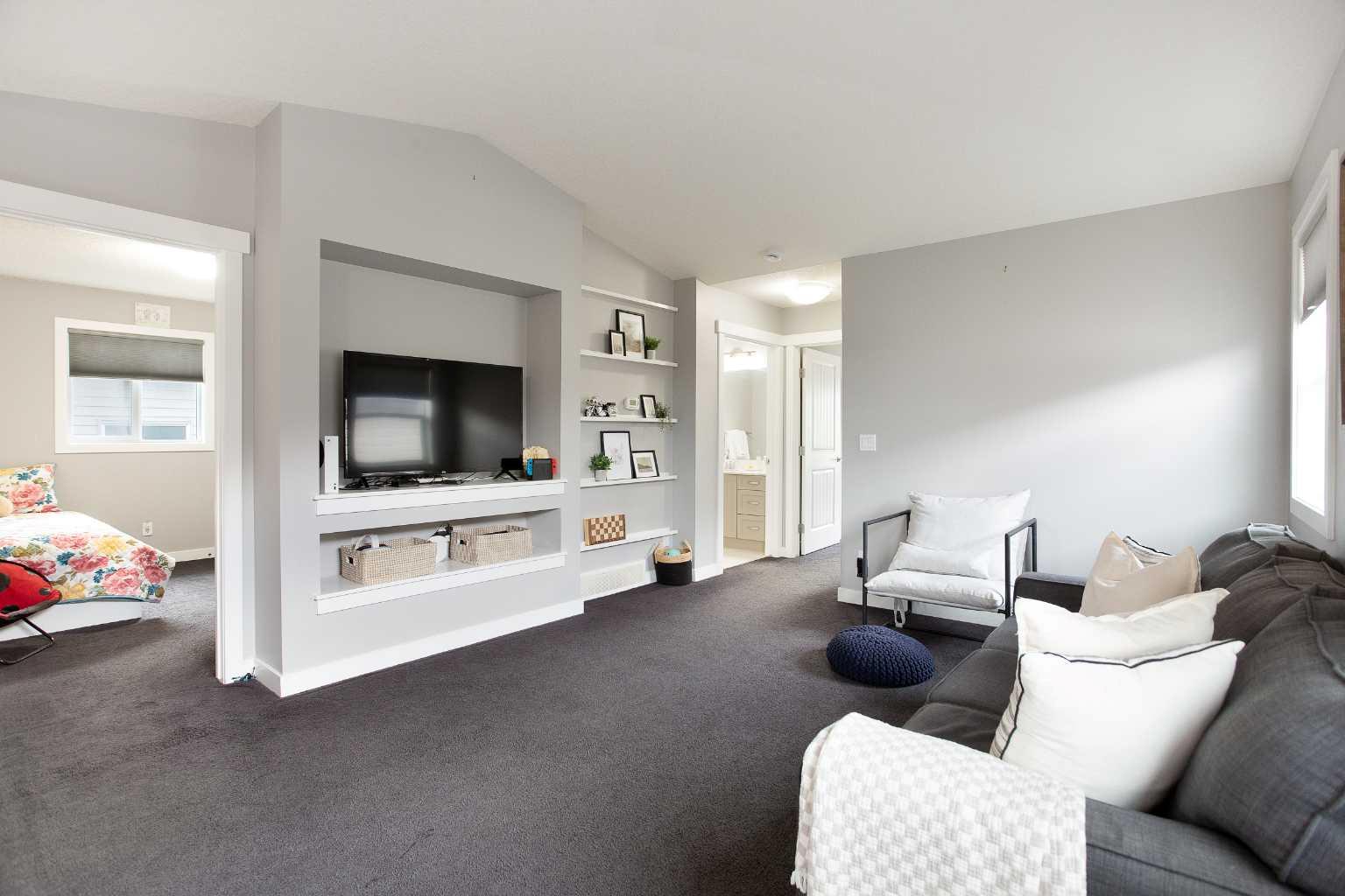 342 Hillcrest Circle SW