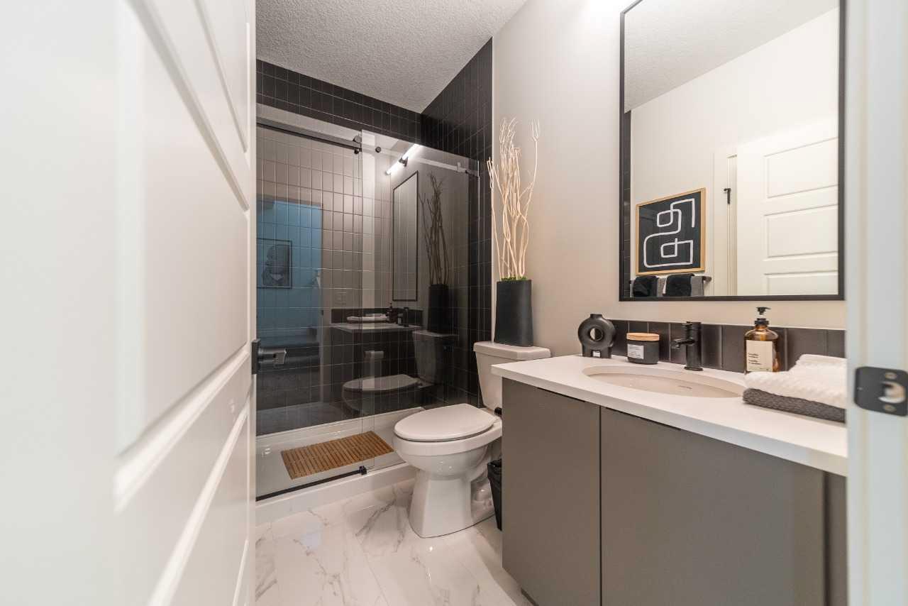 609 Lambeau Link SE