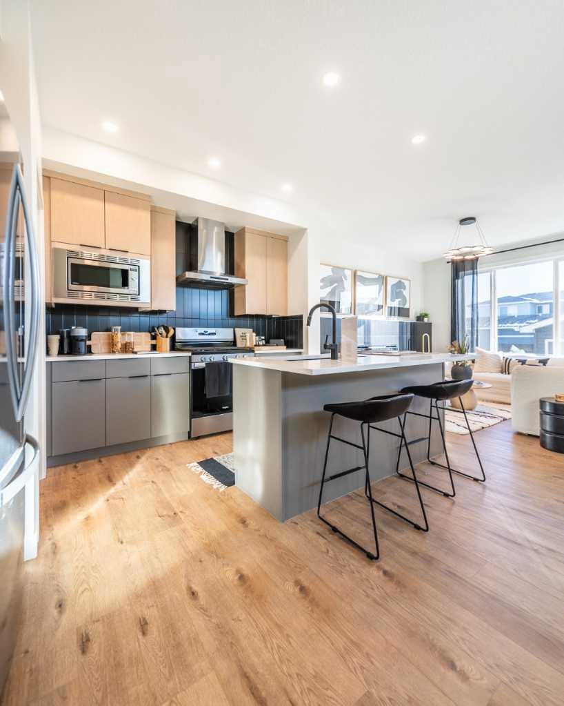 609 Lambeau Link SE