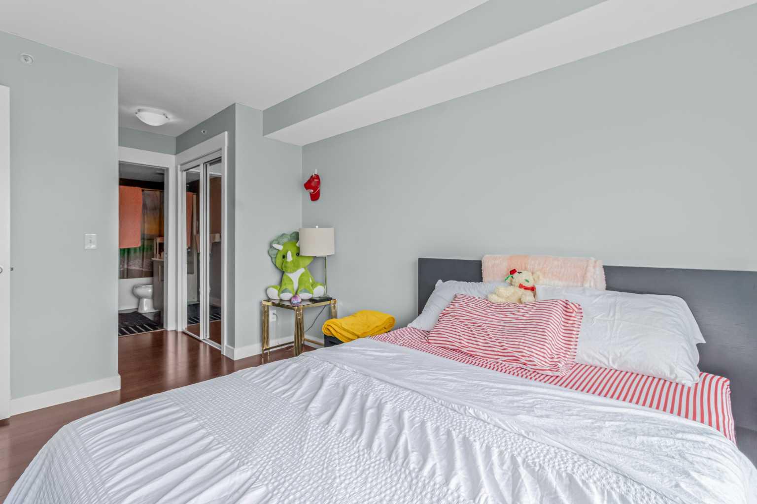 5404, 302 Skyview Ranch Drive NE