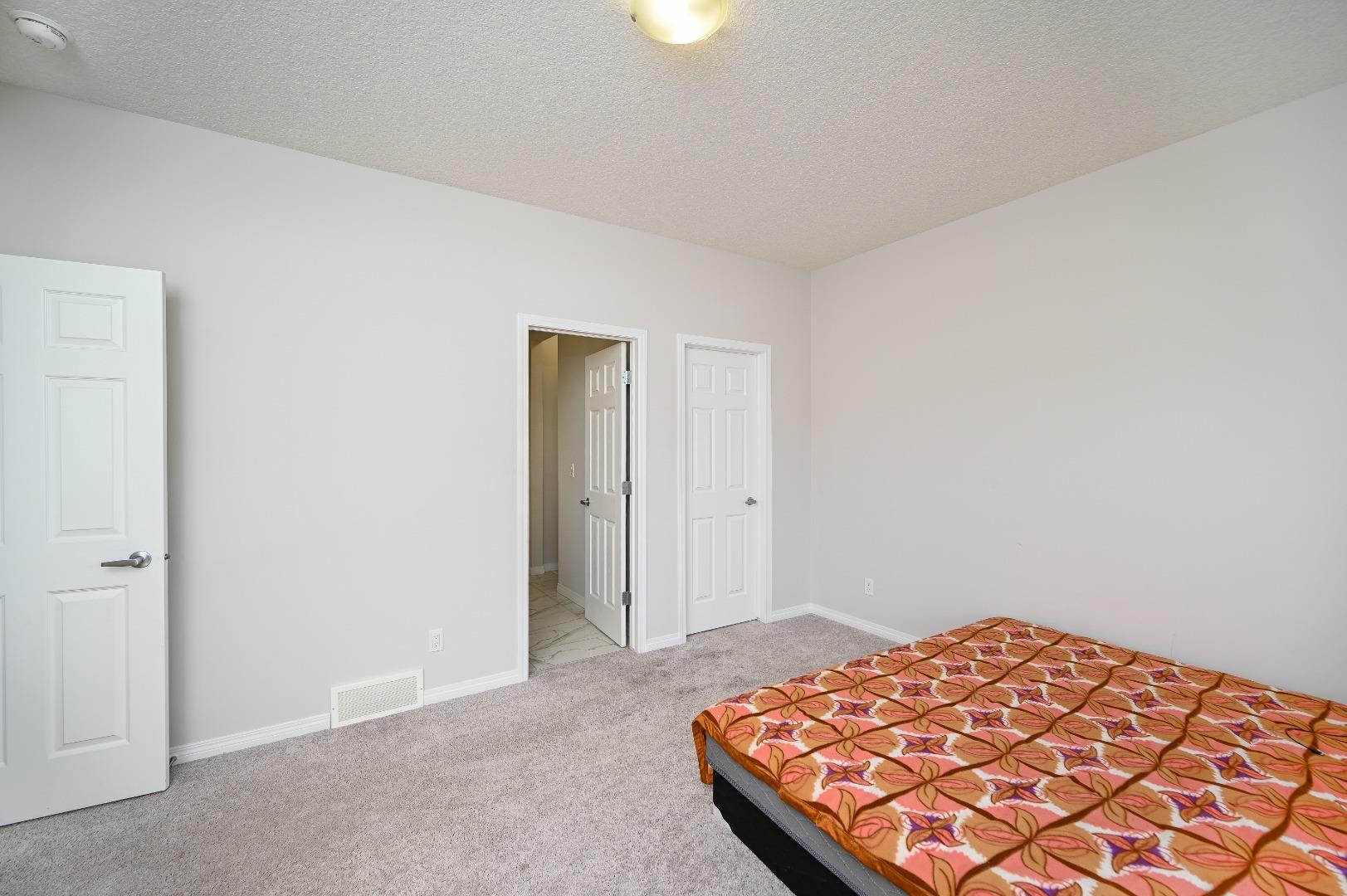 64 Cityside Common NE