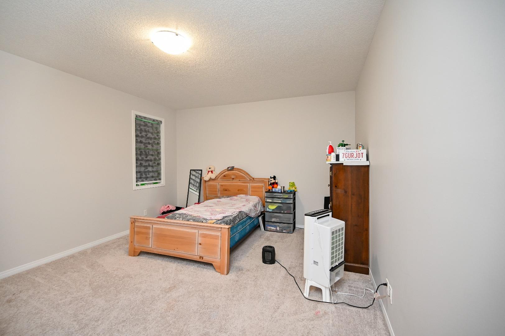 64 Cityside Common NE