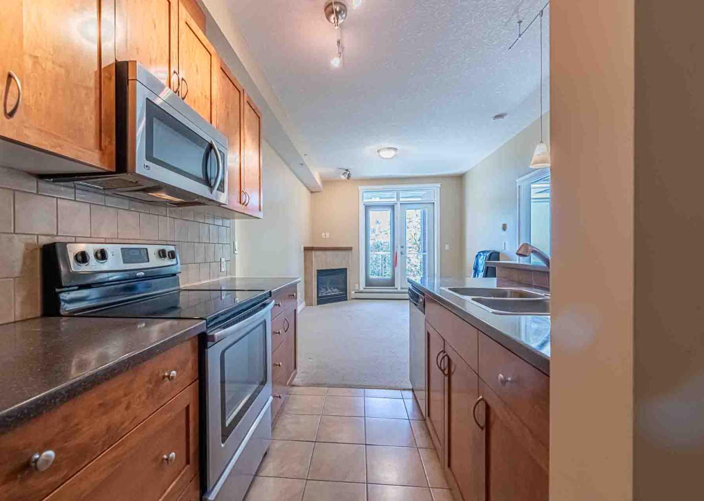 3302, 24 Hemlock Crescent SW