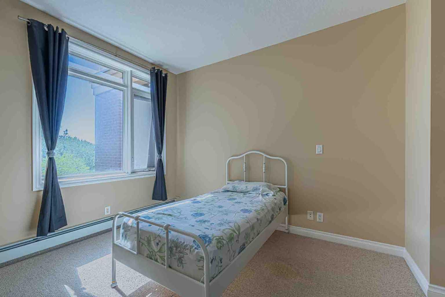 3302, 24 Hemlock Crescent SW