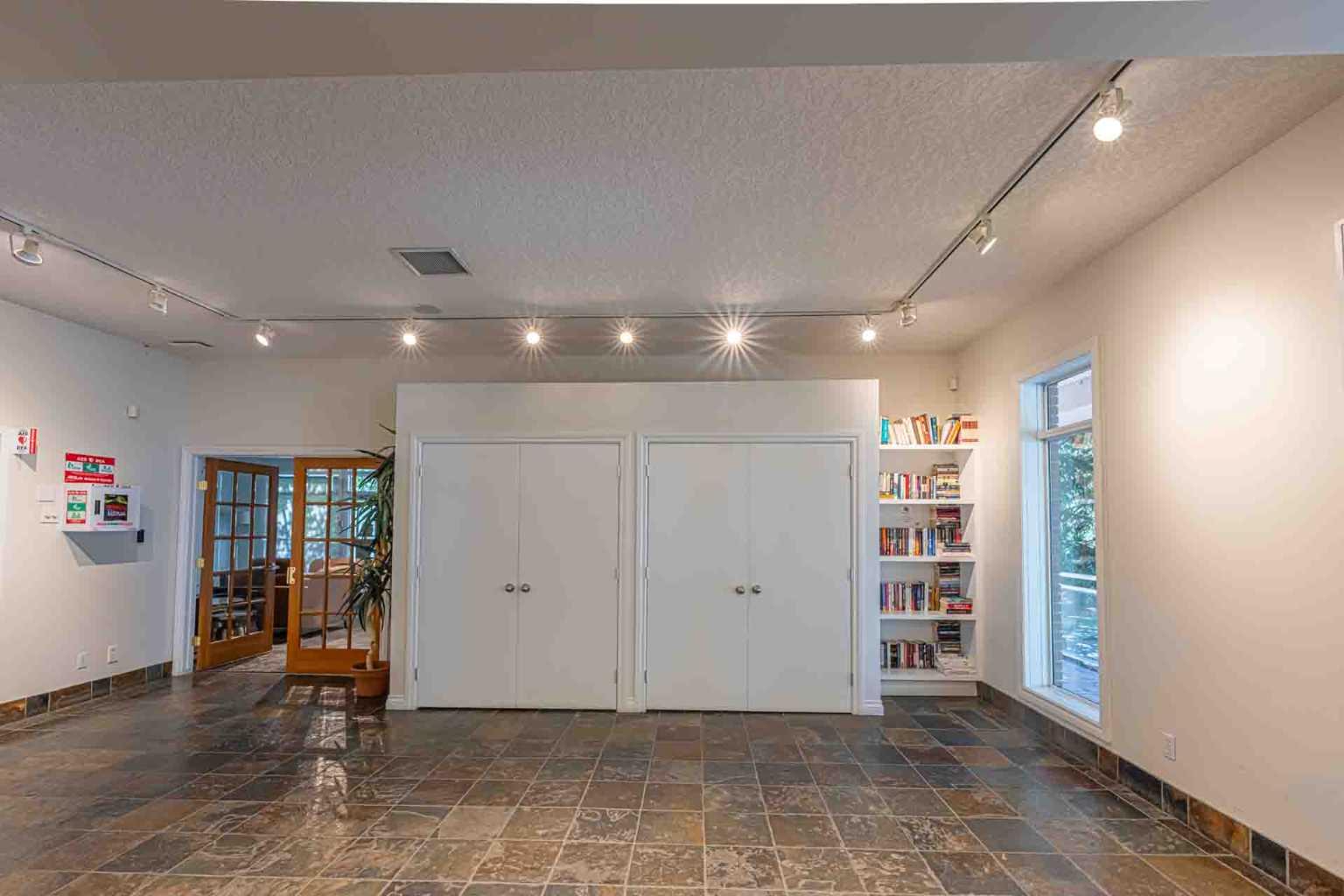 3302, 24 Hemlock Crescent SW