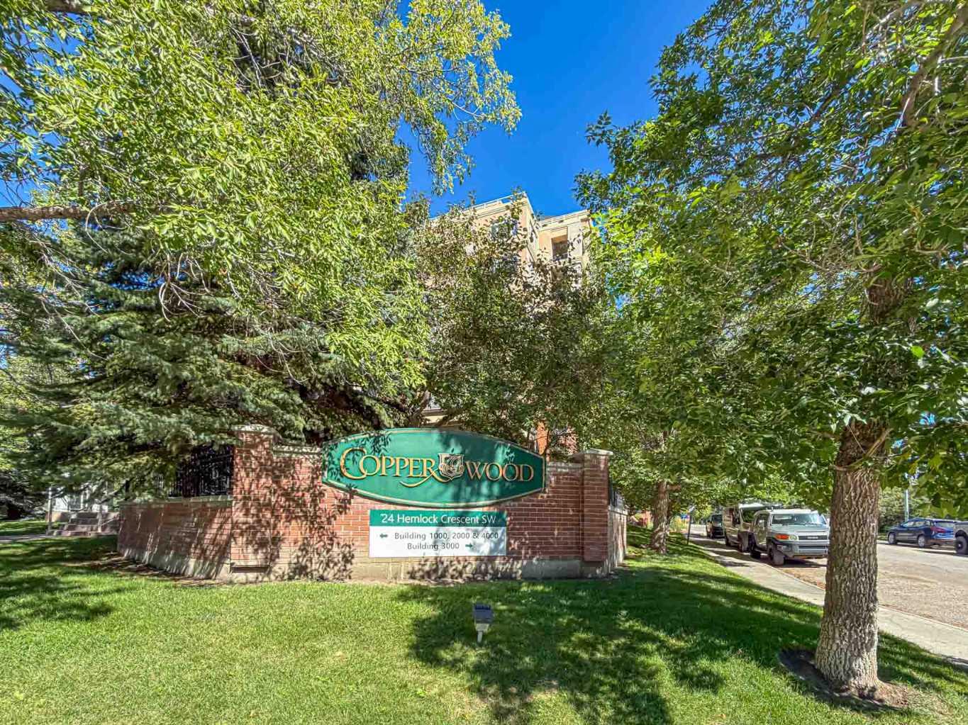 3302, 24 Hemlock Crescent SW