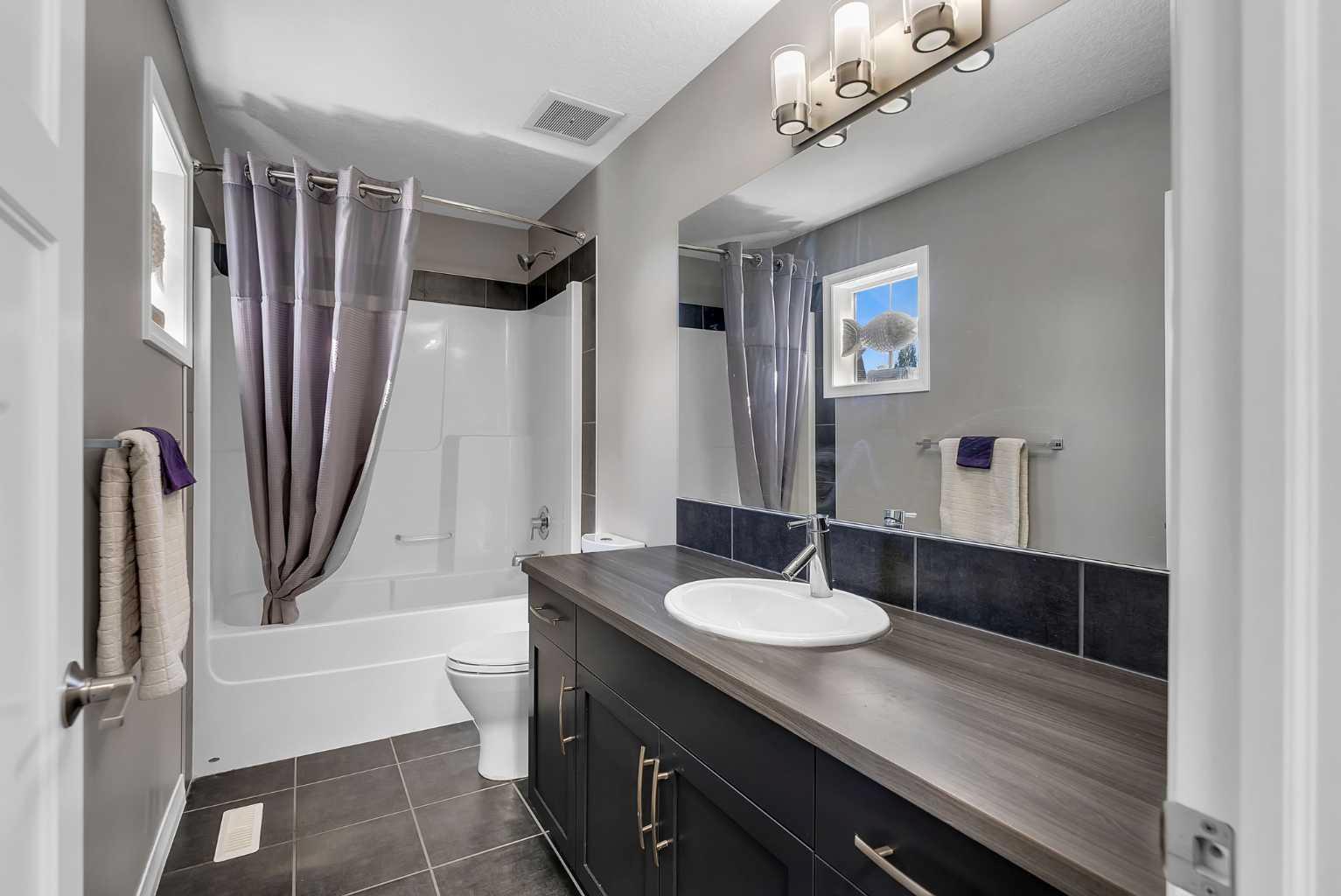 128 Ridge View Close 