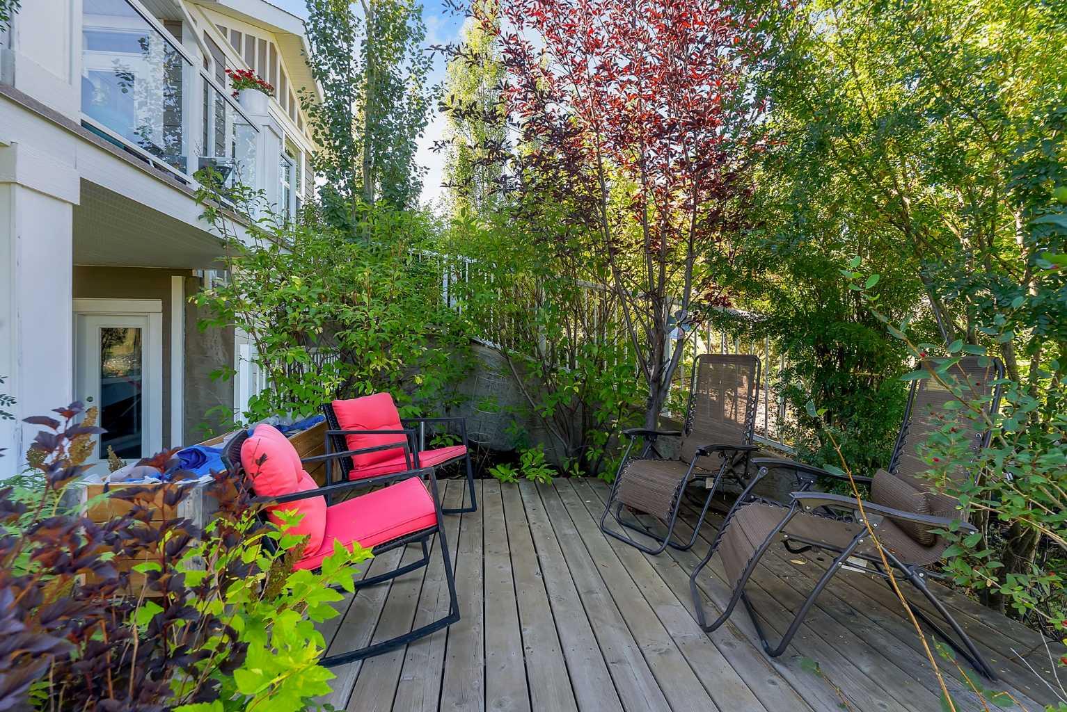 128 Ridge View Close 