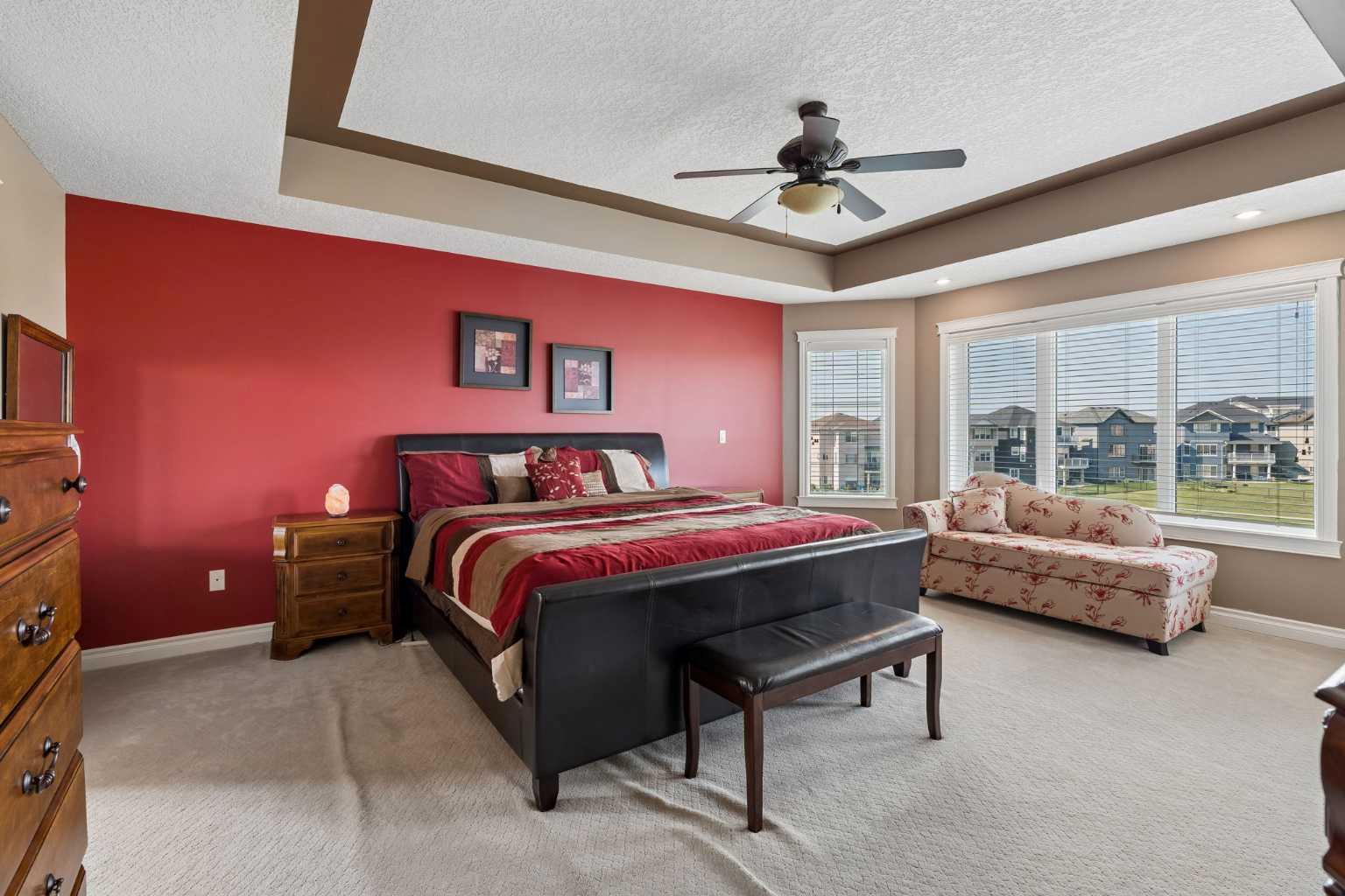 14 Taralake Cape NE