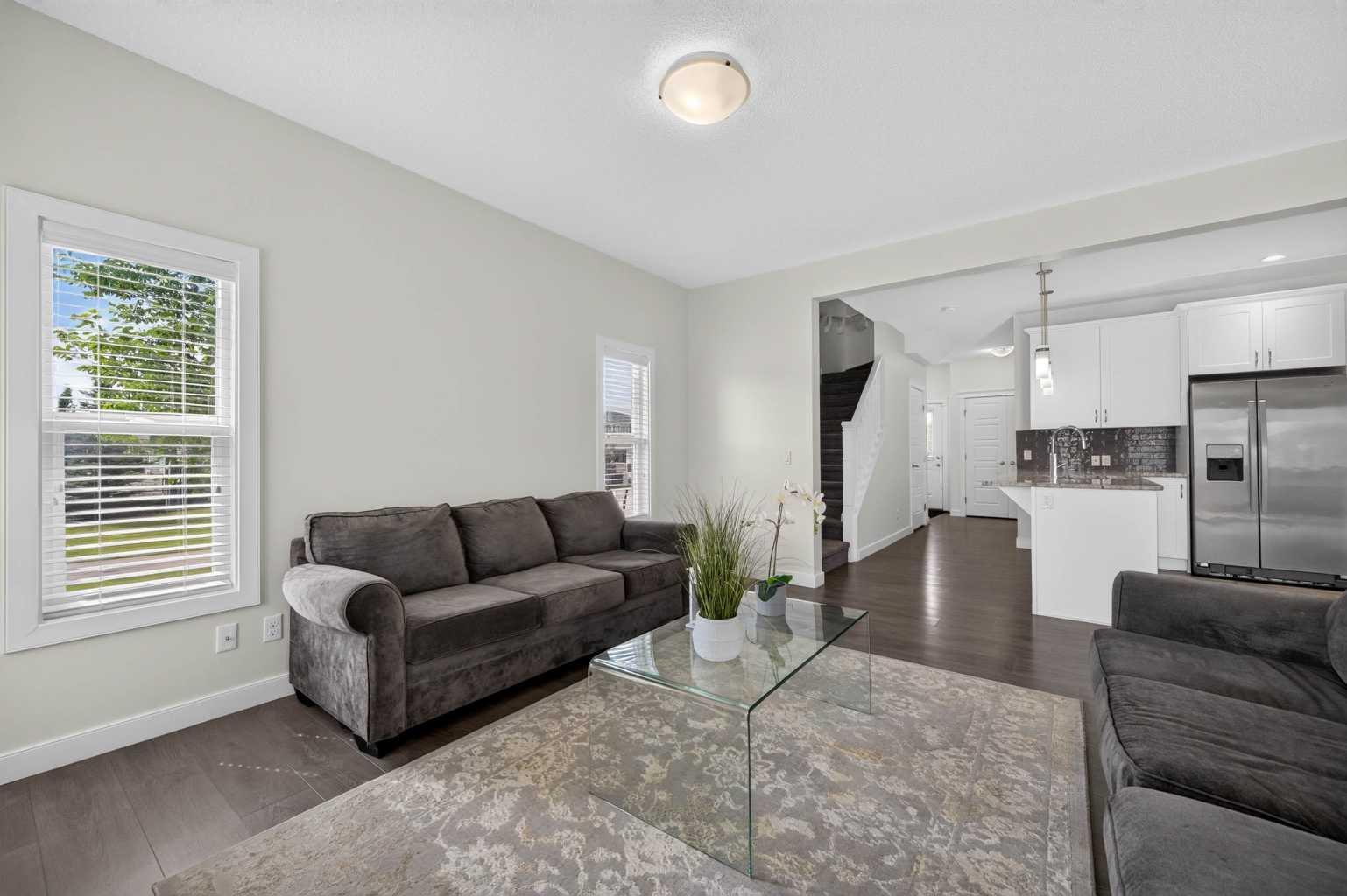 125 Redstone Common NE