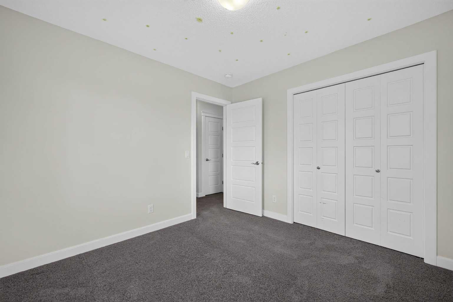 125 Redstone Common NE