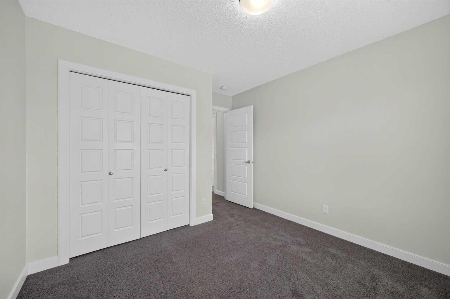 125 Redstone Common NE