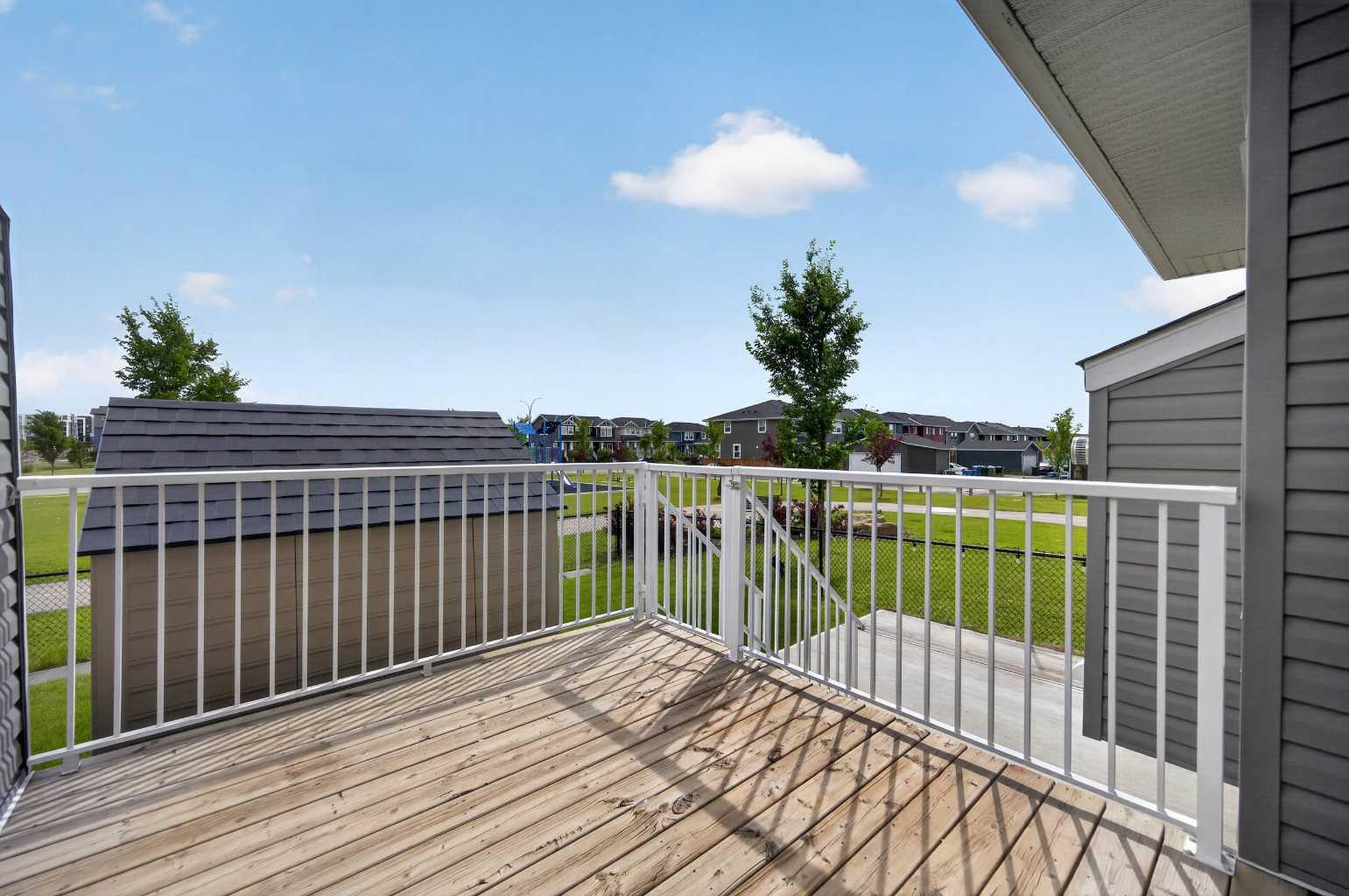 125 Redstone Common NE