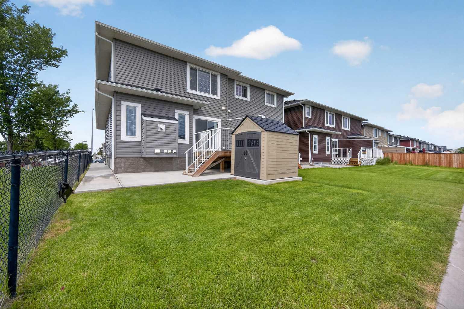 125 Redstone Common NE