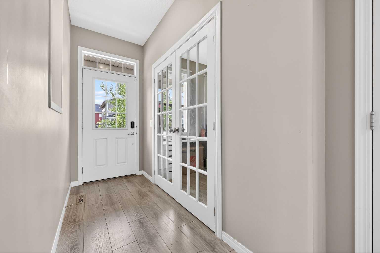 293 Windrow Crescent SW