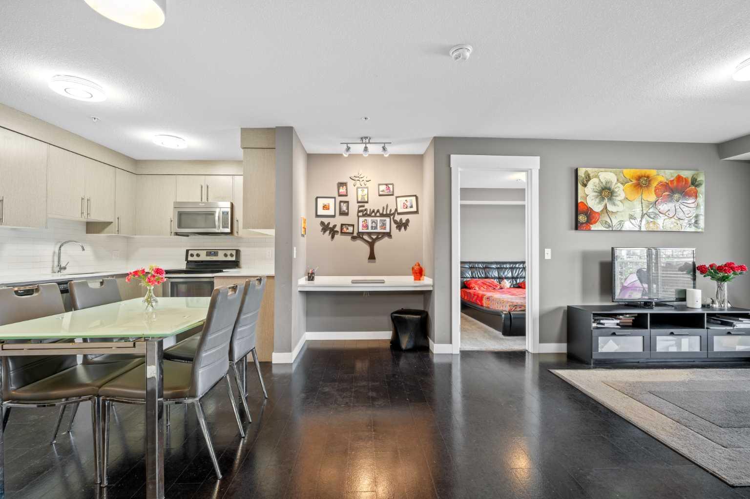 6204, 302 Skyview Ranch Drive NE