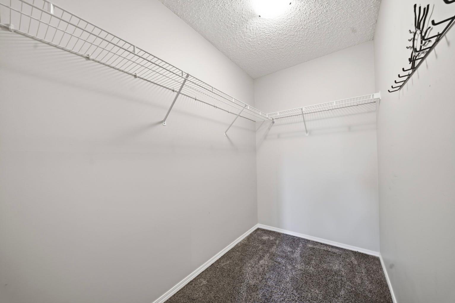 208, 3208 Valleyview Park SE