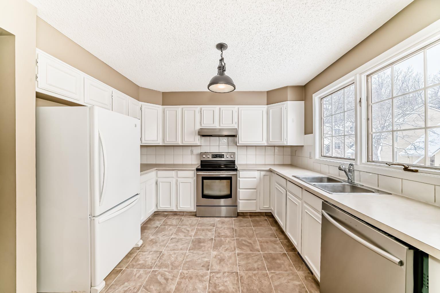 407 Point Mckay Garden NW