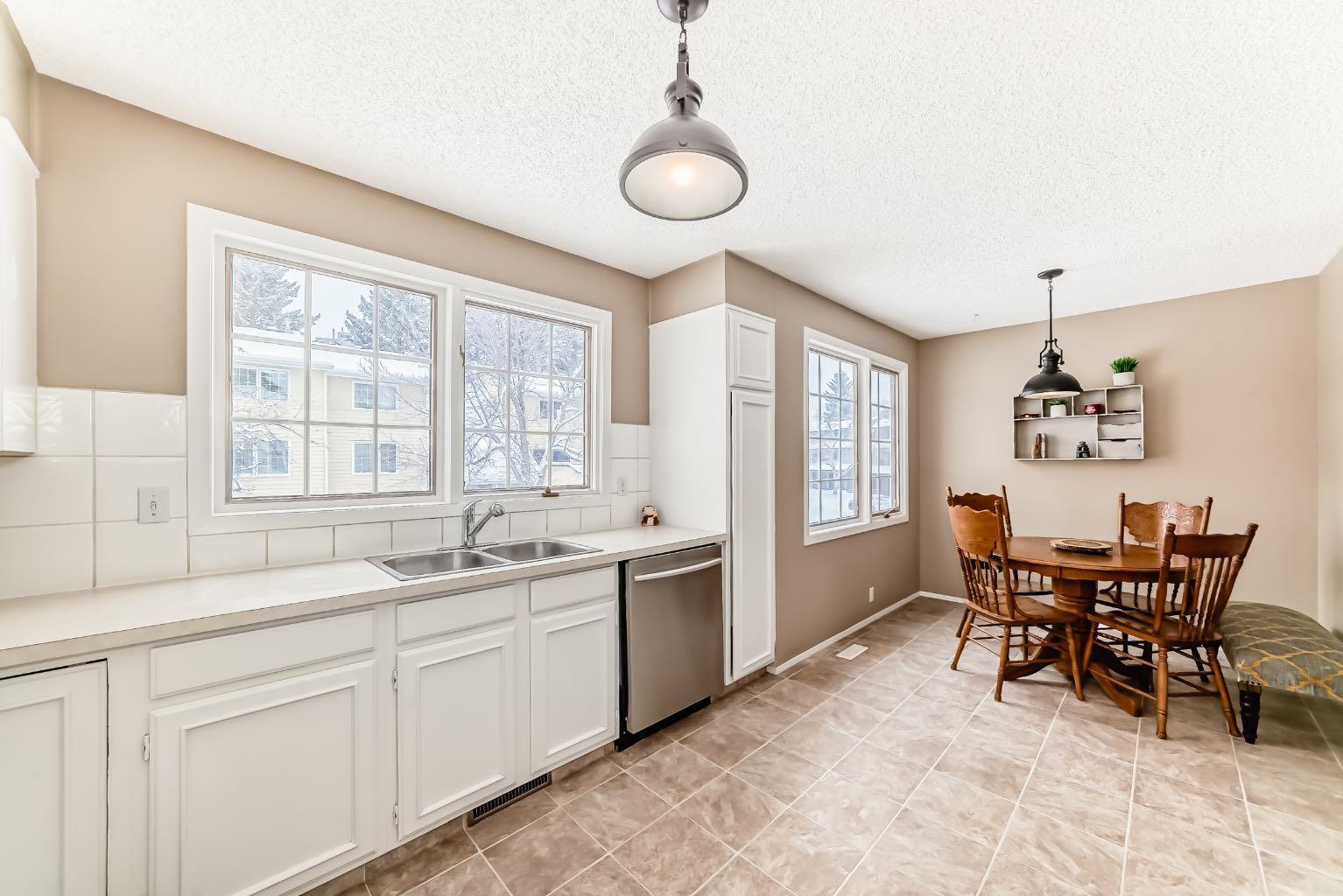 407 Point Mckay Garden NW